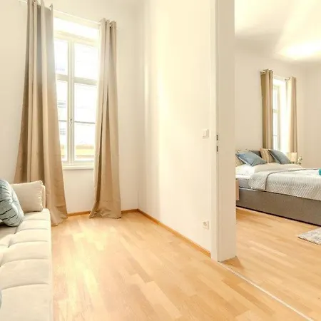 Deluxe Near The Center Apartamento Krems an der Donau