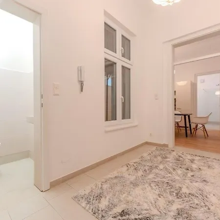 Deluxe Near The Center Apartamento