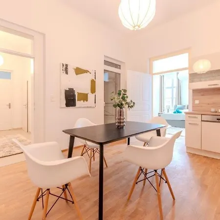 Apartment Deluxe Near The Center *