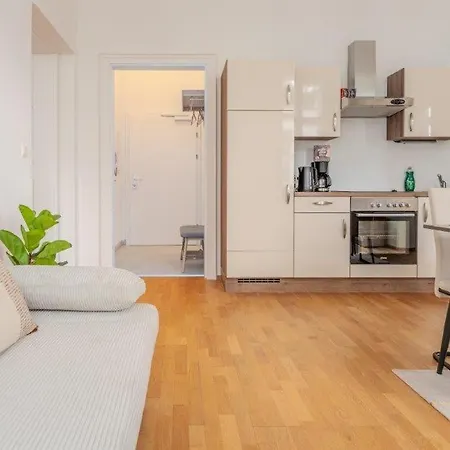 Deluxe Near The Center *