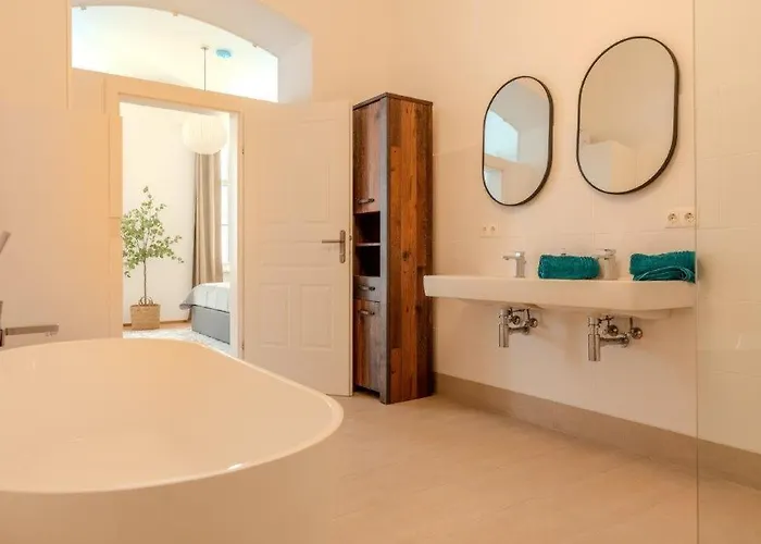 Апартаменты Deluxe Near The Center