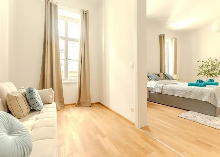 Deluxe Near The Center Апартаменты Кремс на Дунае