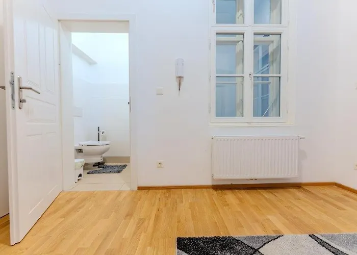 Deluxe Near The Center Апартаменты