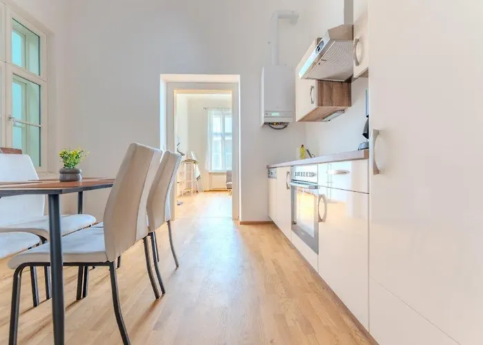 Deluxe Near The Center *