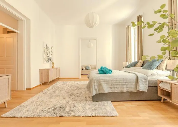 Deluxe Near The Center *