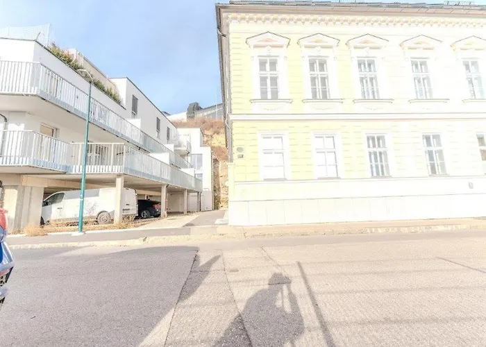 Deluxe Near The Center