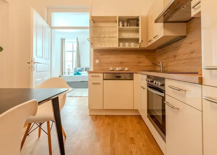 Deluxe Near The Center Апартаменты *