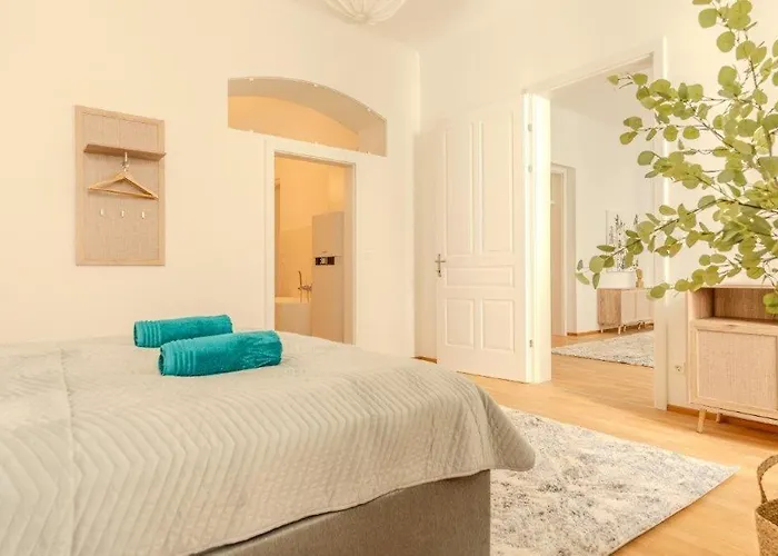 Апартаменты Deluxe Near The Center Кремс на Дунае