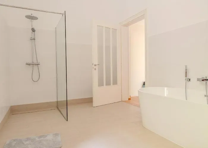 Апартаменты Deluxe Near The Center Кремс на Дунае