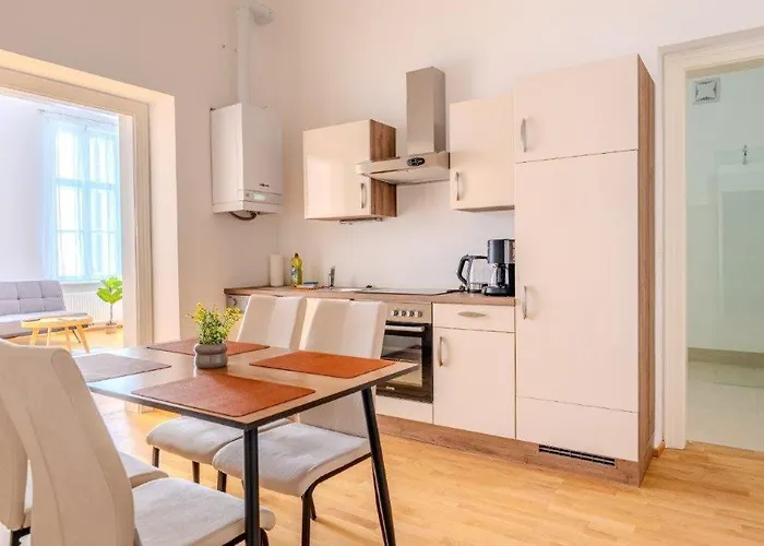 Апартаменты Deluxe Near The Center