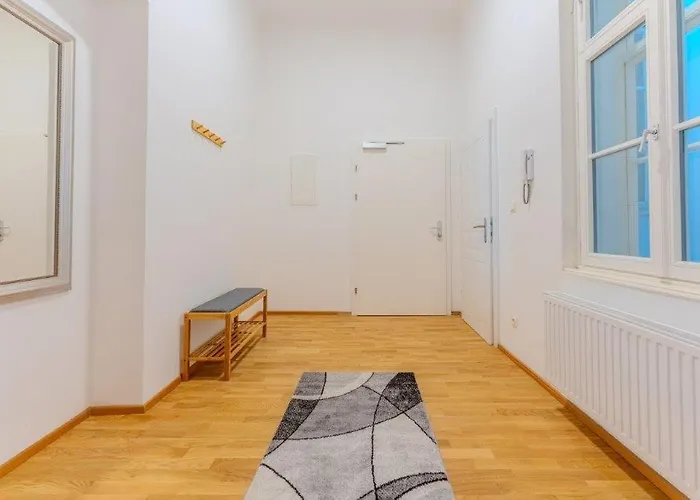 Deluxe Near The Center Апартаменты *