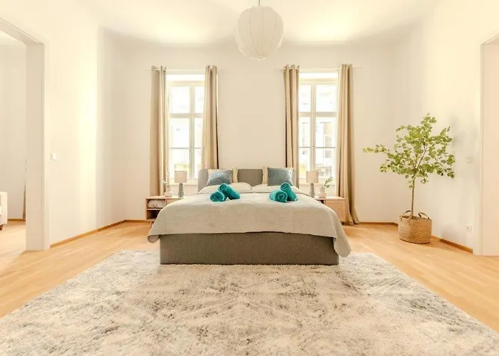 Deluxe Near The Center *