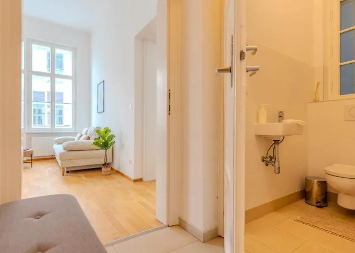 Deluxe Near The Center Апартаменты Кремс на Дунае