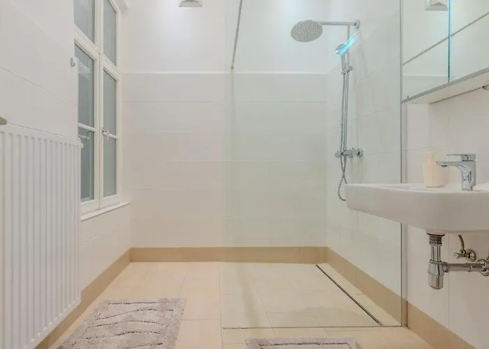 Апартаменты Deluxe Near The Center Кремс на Дунае