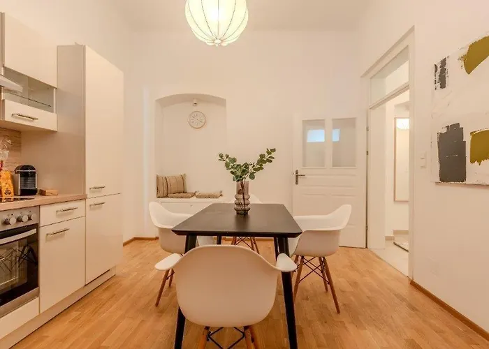 Deluxe Near The Center Апартаменты