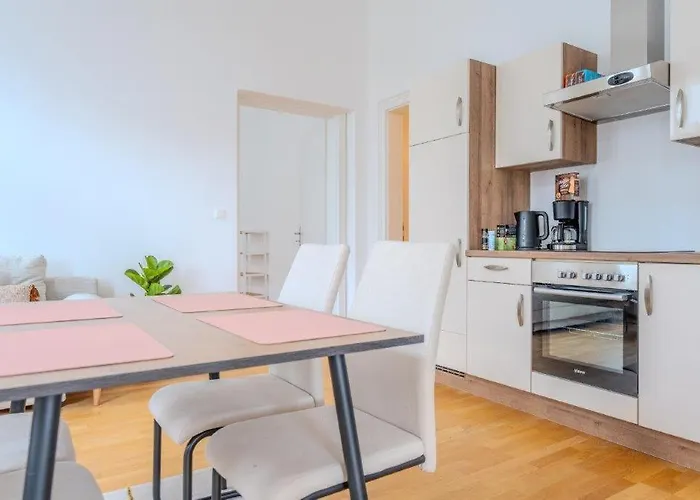 Deluxe Near The Center Апартаменты