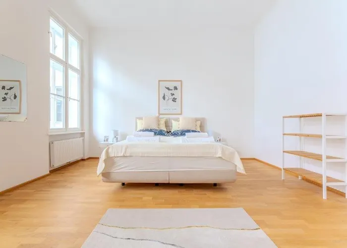 Апартаменты Deluxe Near The Center