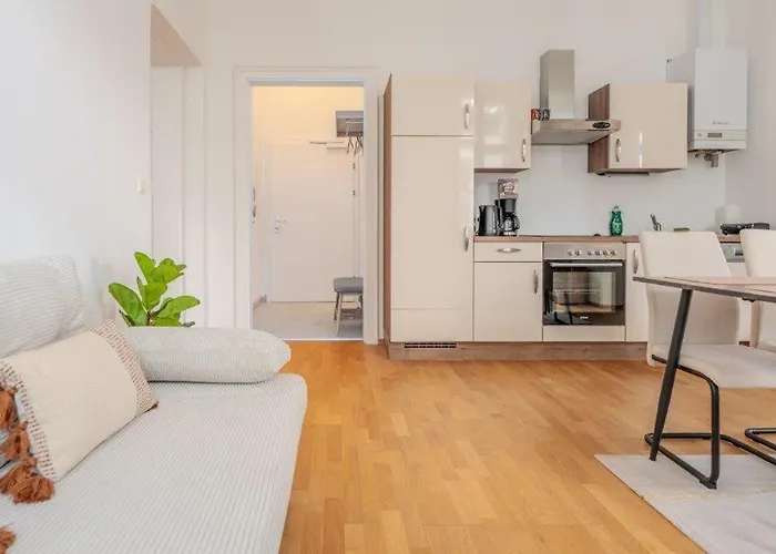 Deluxe Near The Center *