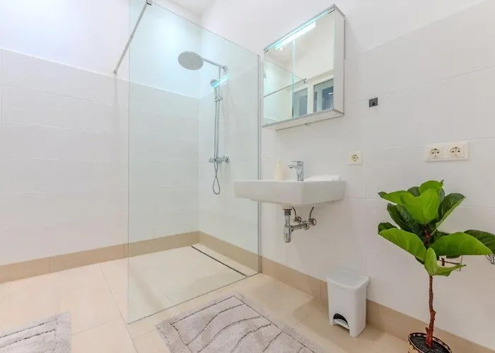 Deluxe Near The Center Апартаменты Кремс на Дунае